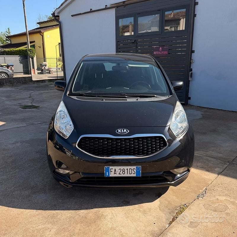 Usata Kia Venga Active 90 CV (66 kW) 2015 Nero Utilitaria