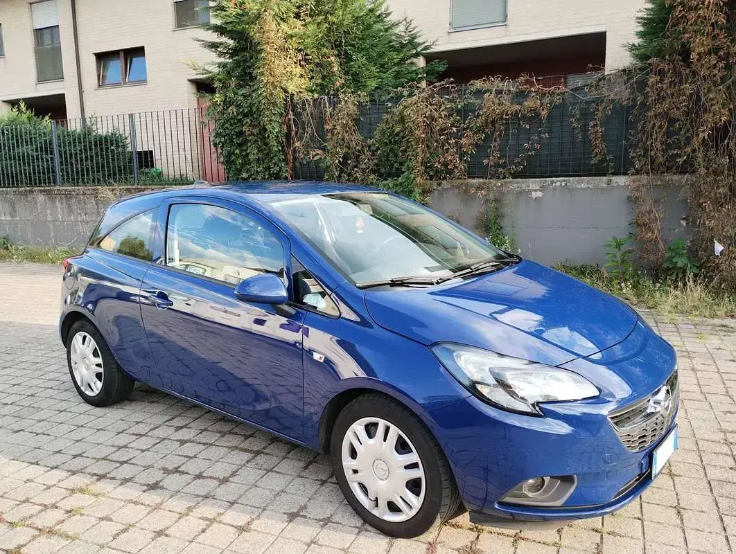 Usata Opel Corsa 90 CV (66 kW) 2018 Blu/azzurro Utilitaria