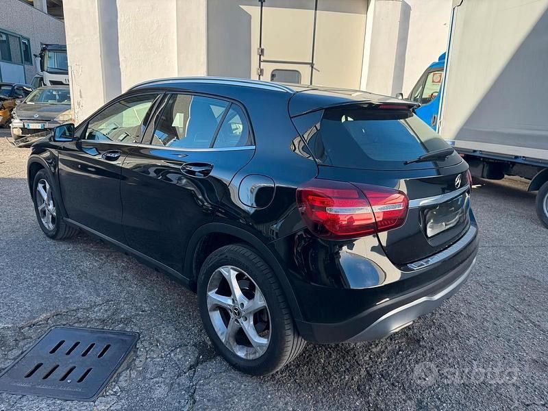 Usata Mercedes GLA180 2019 Nero SUV