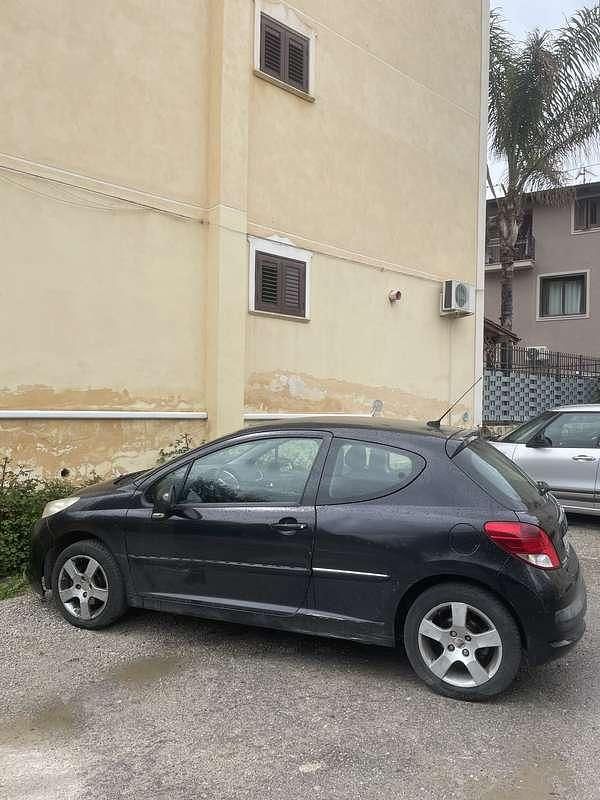 Usata Peugeot 207 111 CV (81 kW) 2010 Berlina