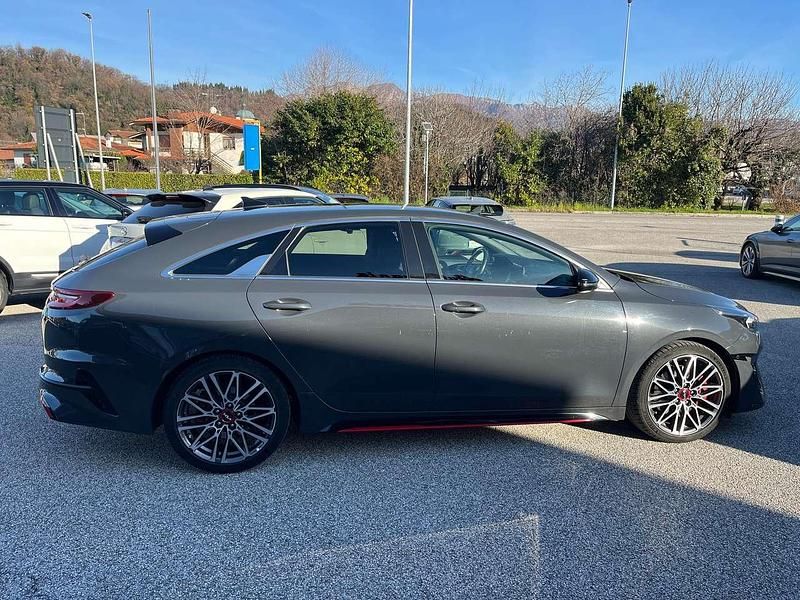 Usata Kia ProCeed GT-Line 204 CV (150 kW) 2022 Grigio Utilitaria