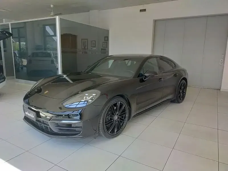 Usata Porsche Panamera 330 CV (242 kW) 2021 Blu Utilitaria