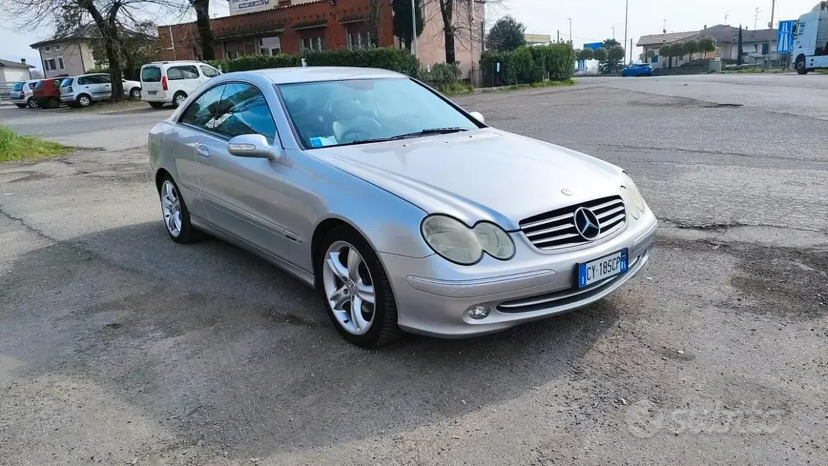 Usata Mercedes CLK270 AMG 170 CV (125 kW) 2005 Grigio Coupé