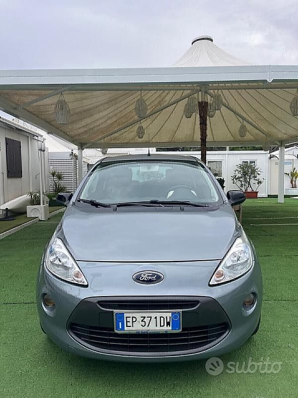Usata Ford Ka 75 CV (55 kW) 2013 Grigio Berlina