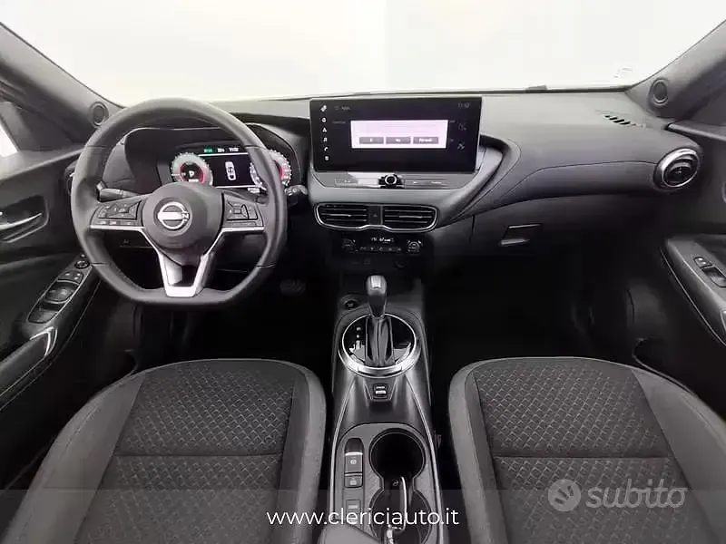 Usata Nissan Juke N-Connecta 143 CV (105 kW) 2025 Grigio SUV