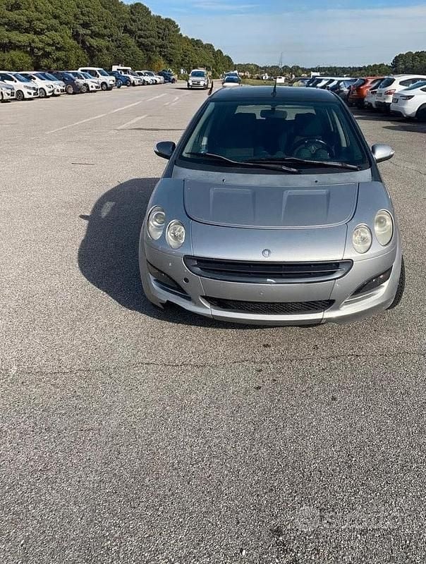 Usado Smart ForFour 75 CV (55 kW) 2006 Gris Utilitario