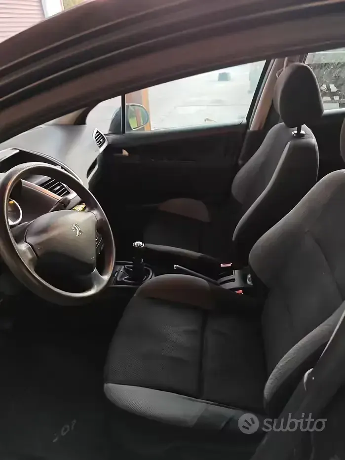 Begagnad Peugeot 207 68 HK (50 kW) 2007 Sedan