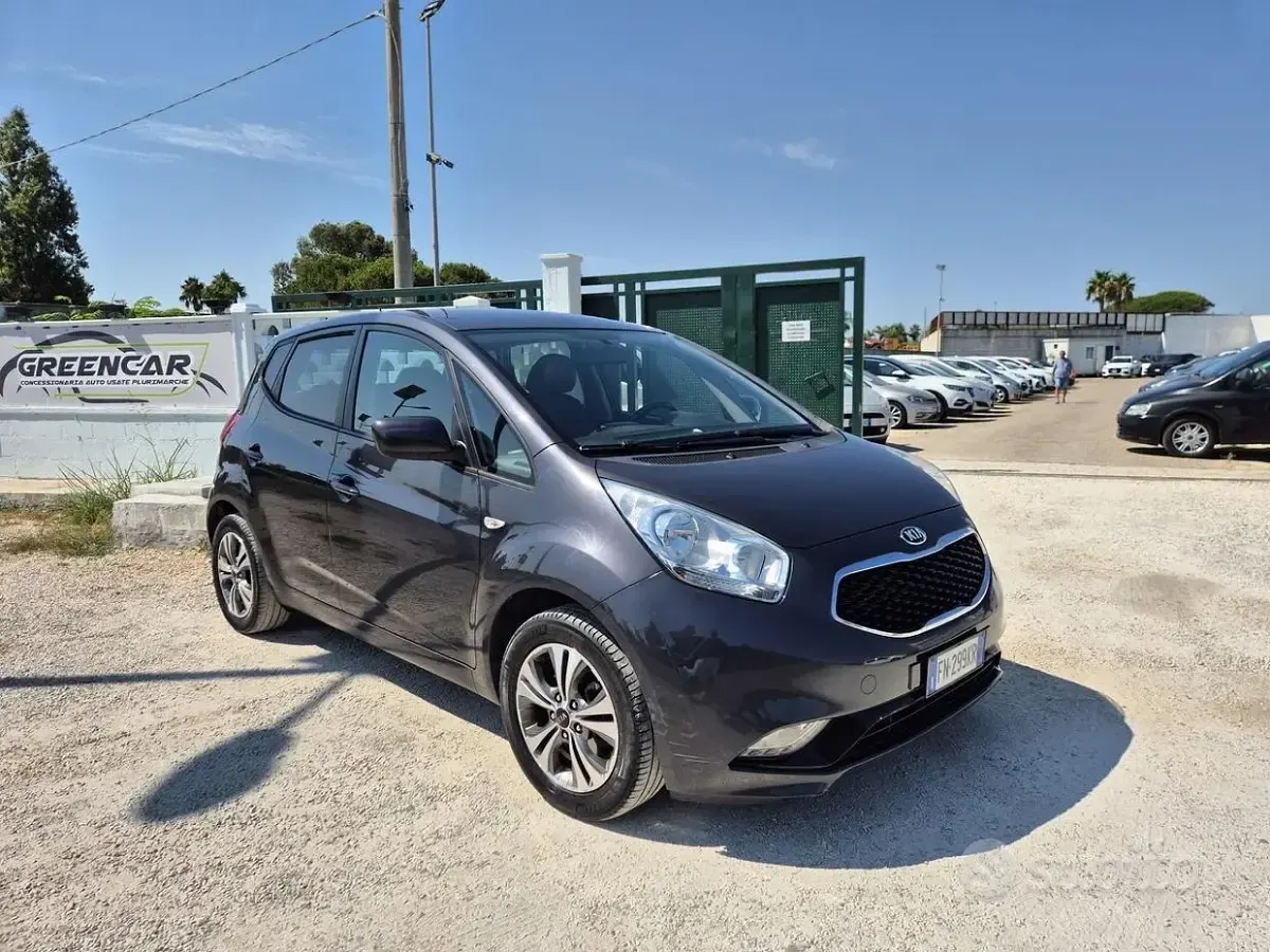 Usata Kia Venga 90 CV (66 kW) 2018 Grigio Utilitaria