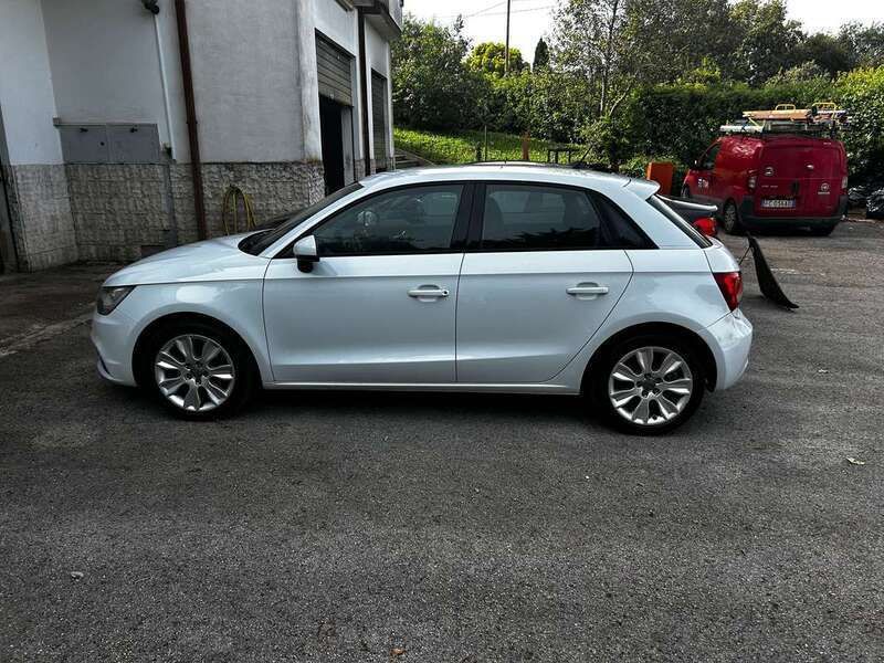 Bianco Usata 2014 Audi A1 Sportback S-Line Due volumi | 8500 € (Super prezzo) - Immagine 1/4