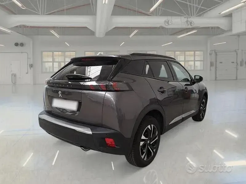 Usata Peugeot 2008 Allure 131 CV (96 kW) 2022 Grigio SUV