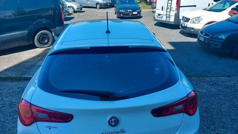 Usata Alfa Romeo Giulietta Distinctive 105 CV (77 kW) 2016 Bianco Berlina