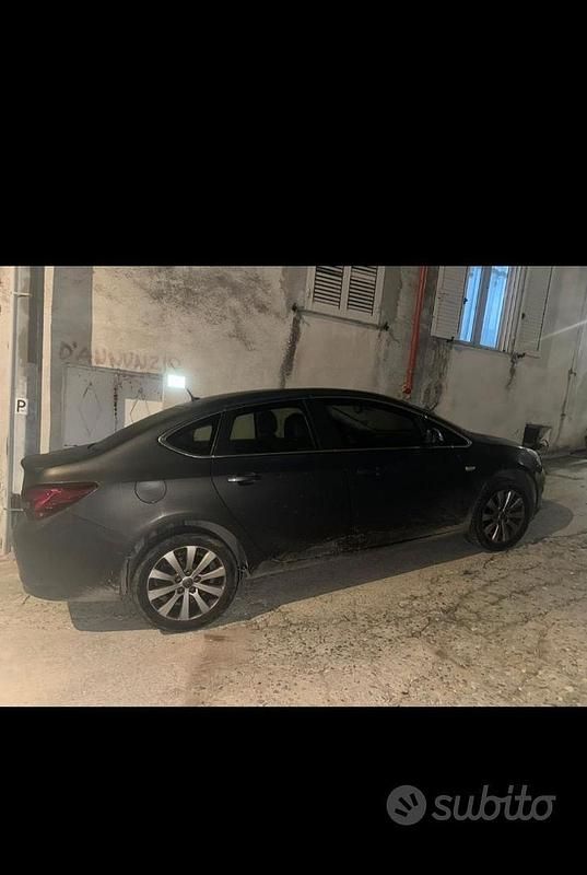 Usata Opel Astra 110 CV (80 kW) 2015 Berlina
