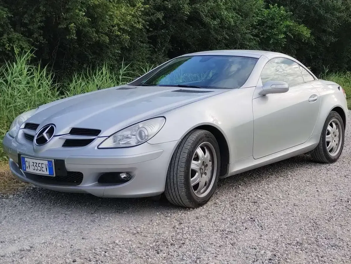 Usata Mercedes SLK200 Chrome 163 CV (119 kW) 2006 Argento Cabrio
