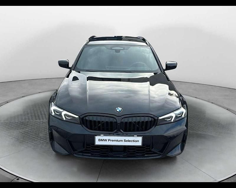 Usata BMW 320 M Sport 190 CV (139 kW) 2025 Black sapphire metallizzato Station wagon