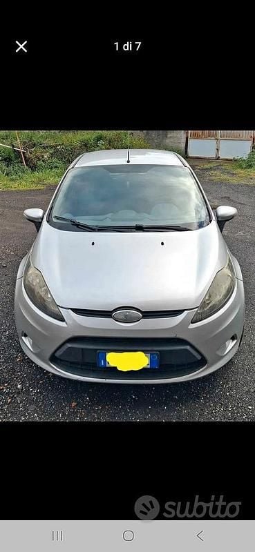 Usata Ford Fiesta 68 CV (50 kW) 2009 Grigio Utilitaria