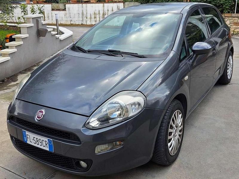 Usata Fiat Punto Lounge 69 CV (50 kW) 2017 Grigio Berlina