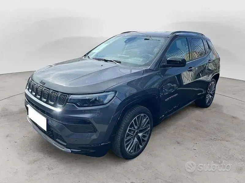 Usata Jeep Compass Summit 131 CV (96 kW) 2025 Grigio SUV