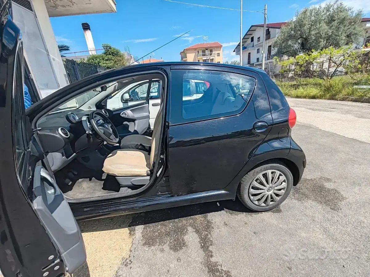 Usata Toyota Aygo 67 CV (49 kW) 2006 Utilitaria