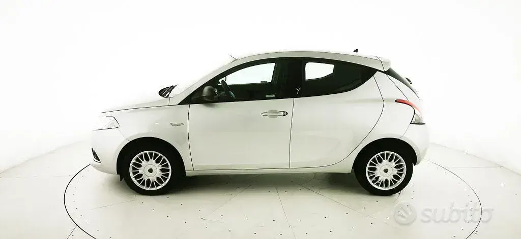 Usata Lancia Ypsilon Gold 95 CV (69 kW) 2016 Grigio Utilitaria