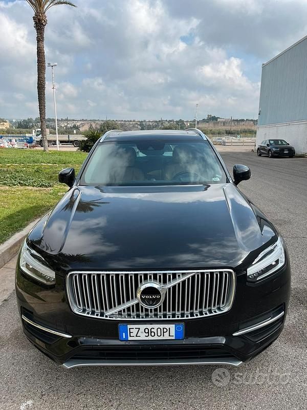 Nero Usata 2015 Volvo XC90 Inscription SUV | 22.700 € - Immagine 1/4