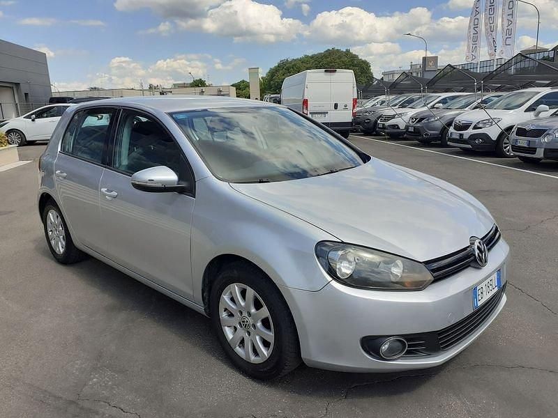 Usata VW Golf VI 102 CV (75 kW) 2010 Argento Utilitaria