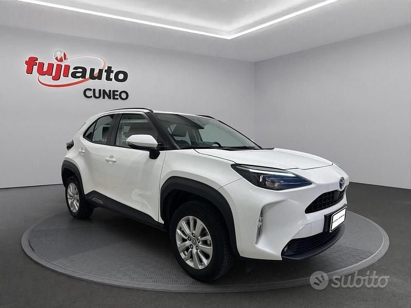 Usata Toyota Yaris Cross Active 116 CV (85 kW) 2024 Super white SUV