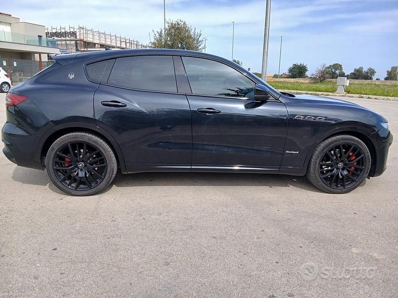 Usata Maserati Levante 275 CV (202 kW) 2019 Nero SUV