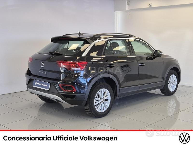 Usado VW T-Roc Life 110 CV (80 kW) 2022 Negro SUV