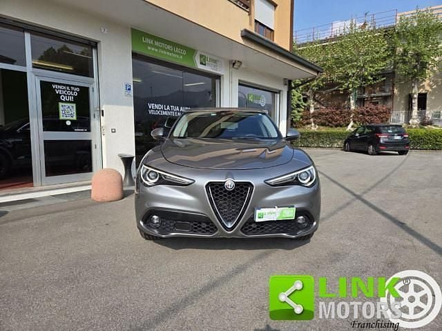 Usata Alfa Romeo Stelvio Business 180 CV (132 kW) 2017 Grigio SUV