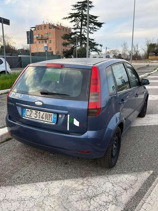 Usata Ford Fiesta 75 CV (55 kW) 2006 Blu/azzurro Utilitaria