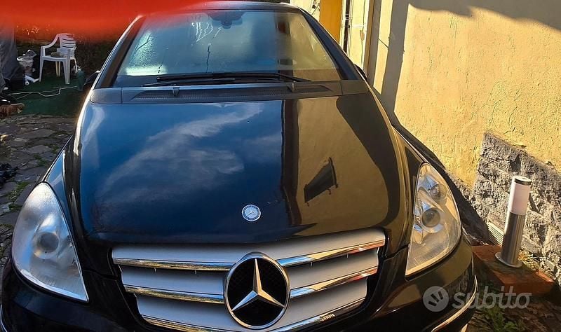 Usata Mercedes B200 Premium 140 CV (102 kW) 2011 Nero Monovolume