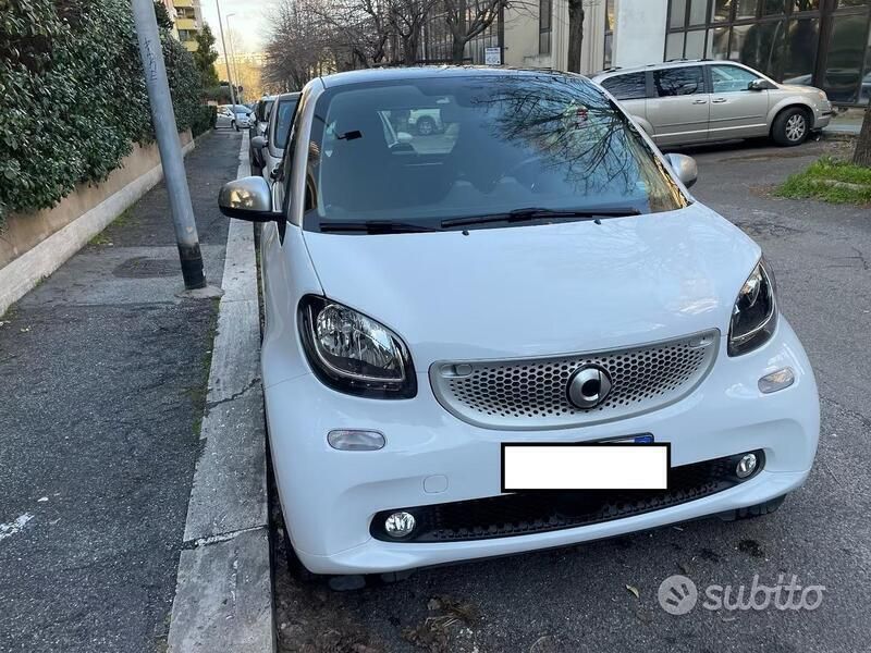 Usata Smart ForTwo Coupé 71 CV (52 kW) 2018 Utilitaria