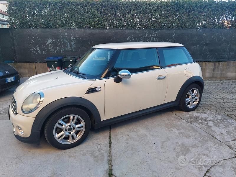 Usata Mini ONE 98 CV (72 kW) 2010 Beige Utilitaria