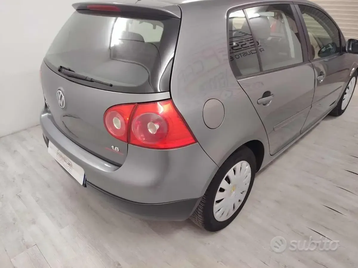 Usata VW Golf VI Comfortline 102 CV (75 kW) 2008 Grigio scuro Utilitaria