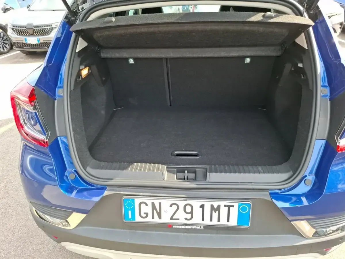Usata Renault Captur Techno 101 CV (74 kW) 2023 Blu SUV
