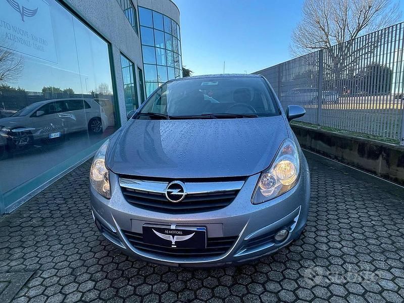 Usata Opel Corsa Cosmo 75 CV (55 kW) 2010 Grigio Utilitaria
