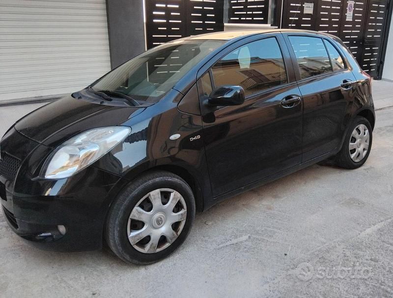 Usata Toyota Yaris 90 CV (66 kW) 2007 Utilitaria