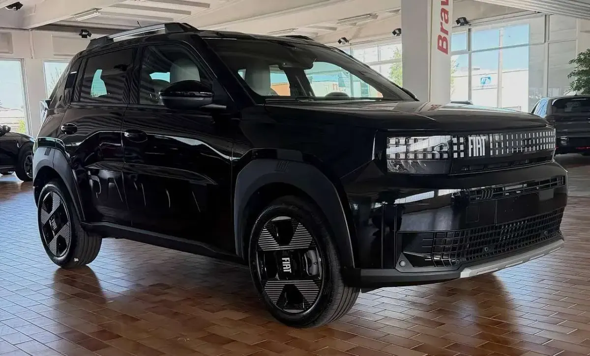 Nuova Fiat Grande Panda La Prima 101 CV (74 kW) 2026 Nero Utilitaria