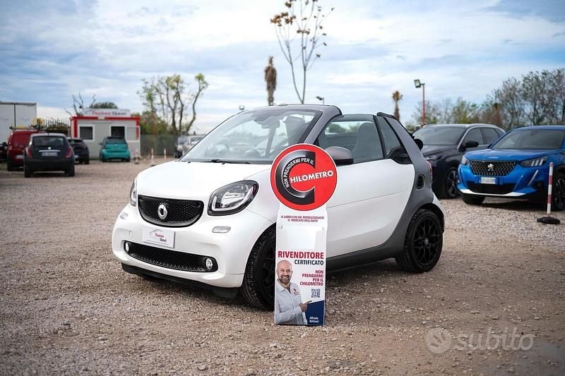 Bianco Usata 2016 Smart ForTwo Cabrio Prime Cabrio | 13.900 € (Buon prezzo) - Immagine 1/4