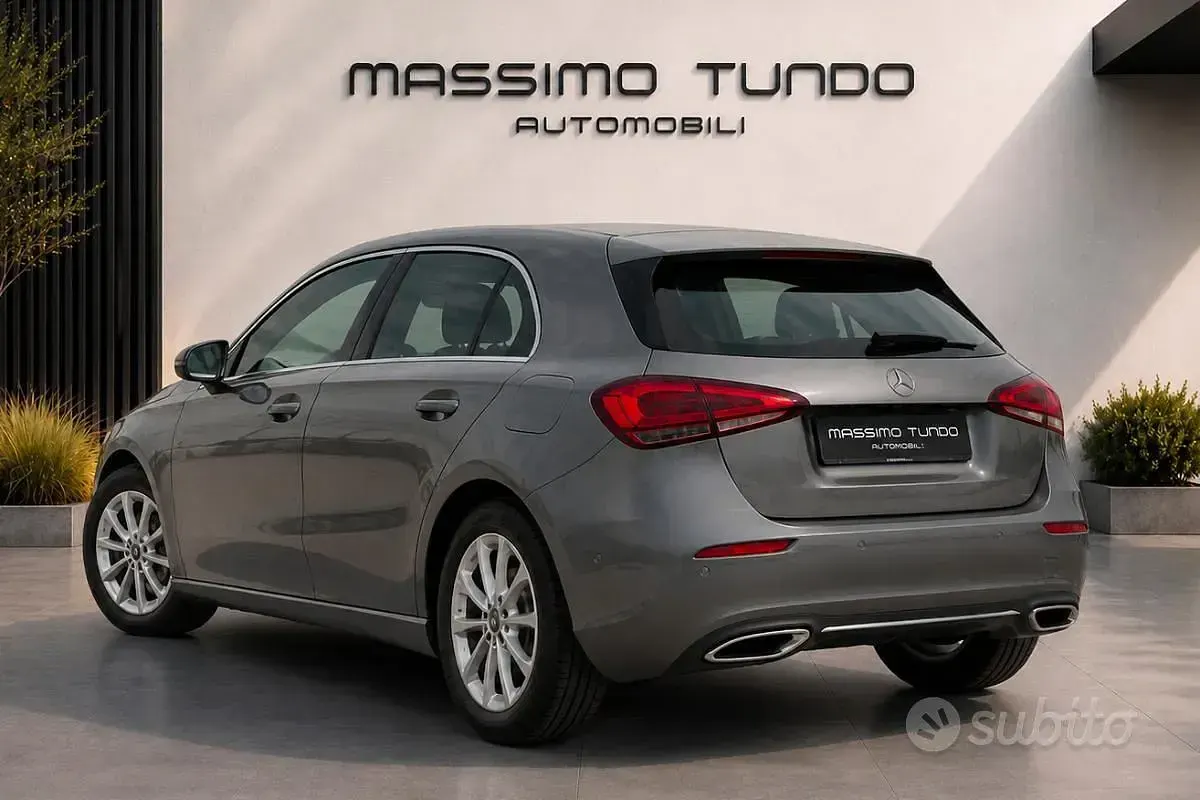 Usata Mercedes A180 116 CV (85 kW) 2019 Grigio Berlina