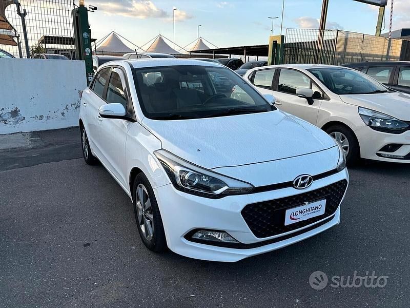 Usata Hyundai i20 Classic 89 CV (65 kW) 2016 Bianco Berlina