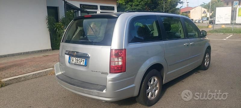 Usata Chrysler Grand Voyager 150 CV (110 kW) 2012 Grigio Monovolume