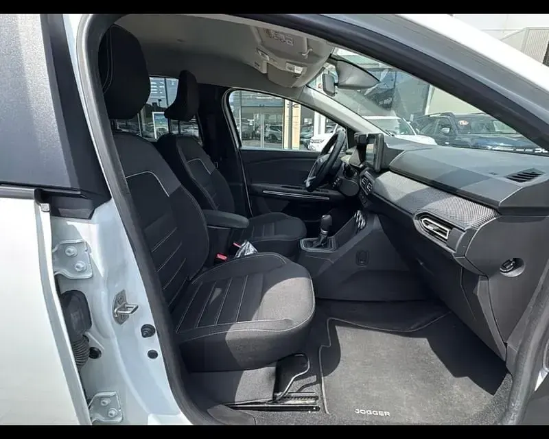 Usata Dacia Jogger Extreme 143 CV (105 kW) 2023 Bianco Monovolume