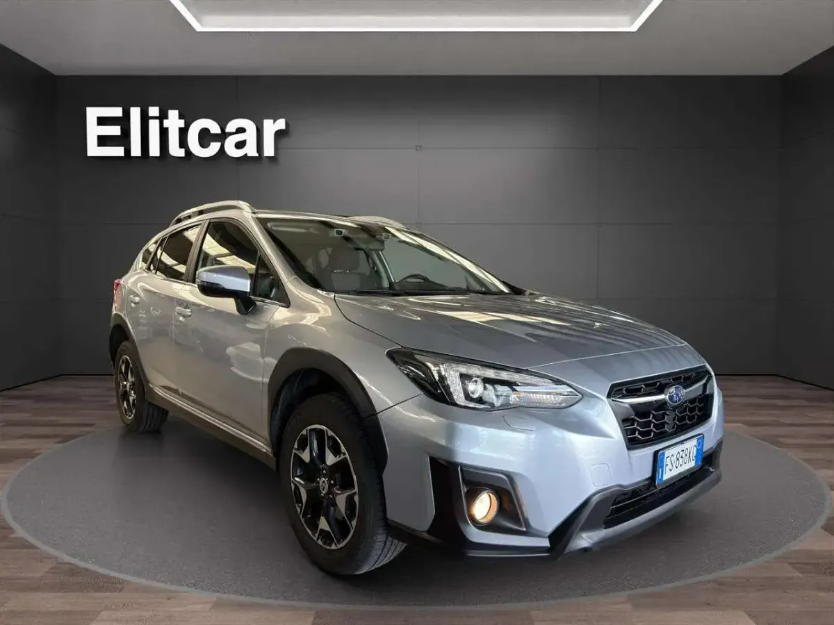 Usata Subaru XV Style 114 CV (83 kW) 2018 Argento SUV