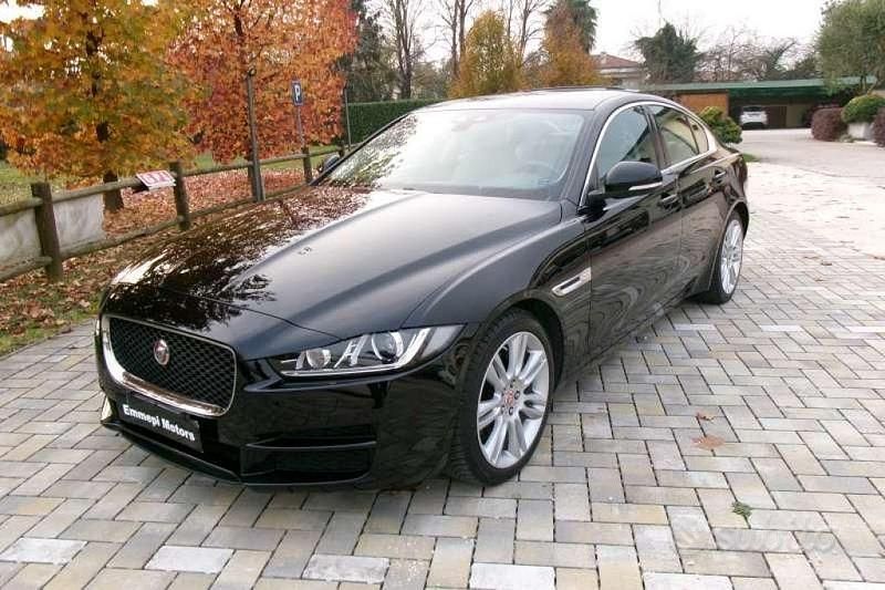 Usata Jaguar XE Prestige 180 CV (132 kW) 2019 Nero met Berlina