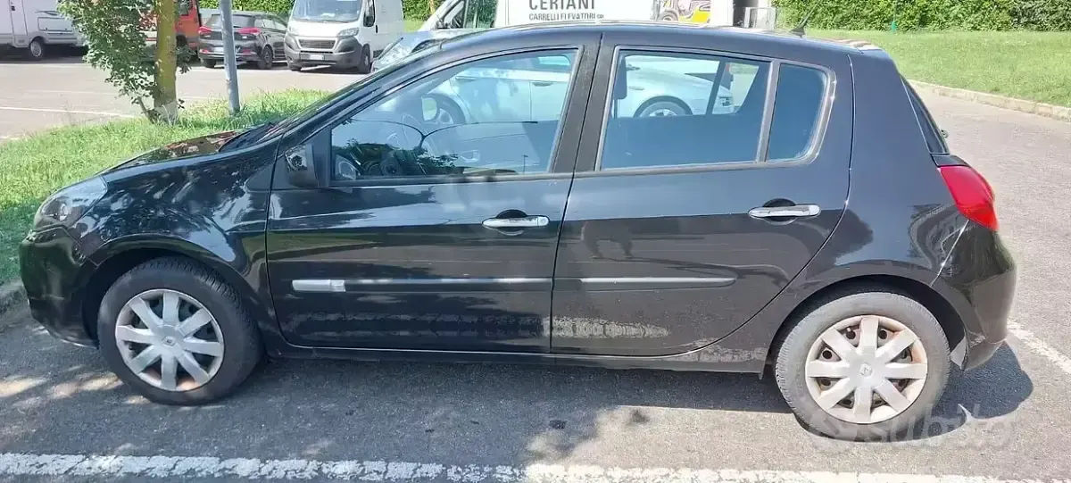 Usata Renault Clio II 75 CV (55 kW) 2009 Nero Berlina