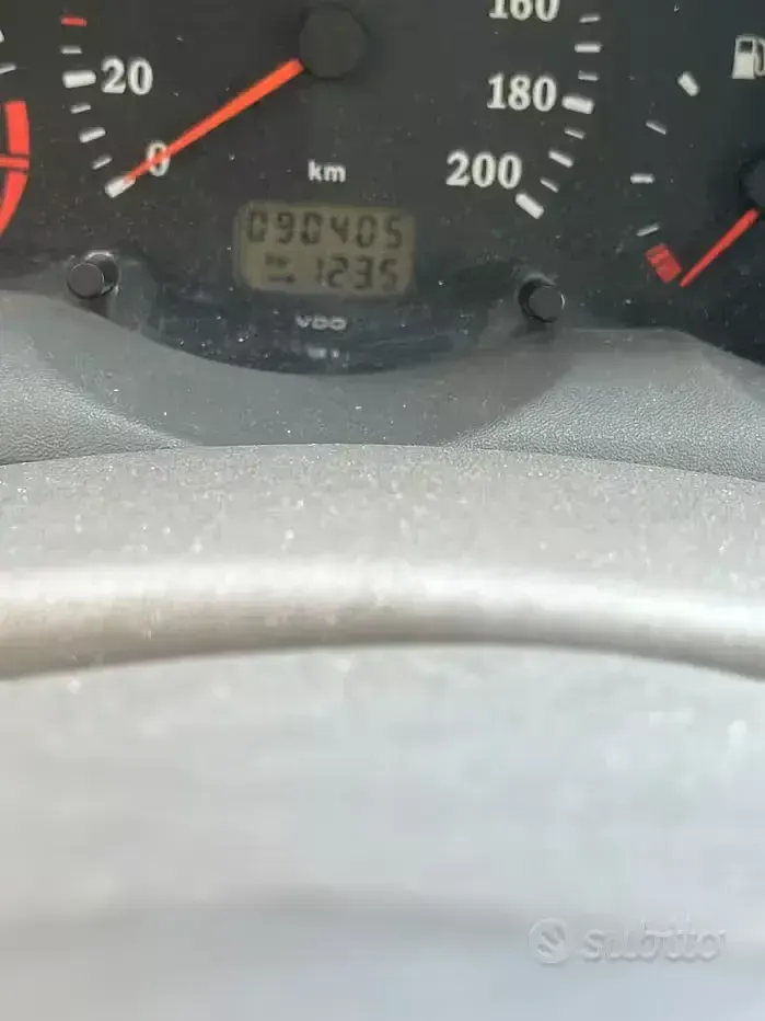 Usata Nissan Micra 60 CV (44 kW) 2002 Grigio Utilitaria