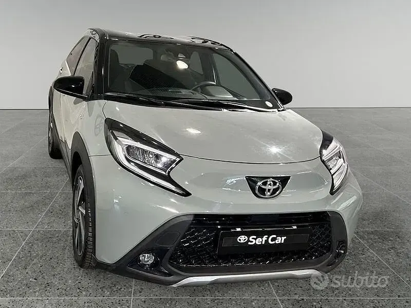 Usata Toyota Aygo X Lounge 72 CV (52 kW) 2024 Verde SUV