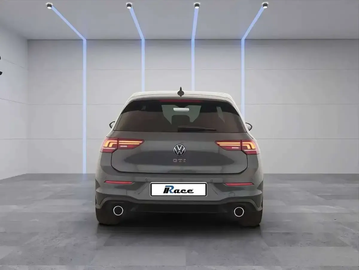 Usata VW Golf VIII GTI 245 CV (180 kW) 2025 Grigio Berlina