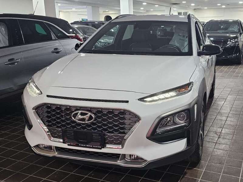 Usata Hyundai Kona Xpossible 101 CV (74 kW) 2020 Dark metal grey SUV